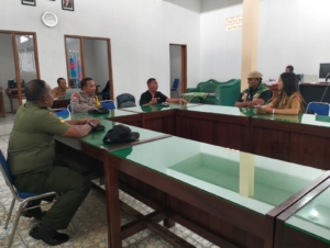 Sinergi TNI–Polri dan BPP Seririt Dampingi Pelaksanaan Vaksinasi Rabies di Desa Ularan*