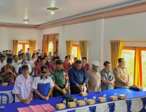 Babinsa Koramil 1609-05/Sukasada Hadiri RAT Koperasi Desa Merah Putih Ambengan Tahun Buku 2025