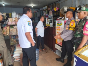 ‎Babinsa Desa Motong Bersama Forkopimcam Utan Tertibkan Harga Gas Elpiji 3 Kg