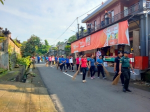 Kolaborasi TNI Dan Pemdes Ciptakan Lingkungan Bersih, Babinsa Selisihan Gelar Aksi Bersih-Bersih