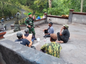 Babinsa Kodim Klungkung Kembali Disebar Sosialisasikan Rekrutmen TNI AD