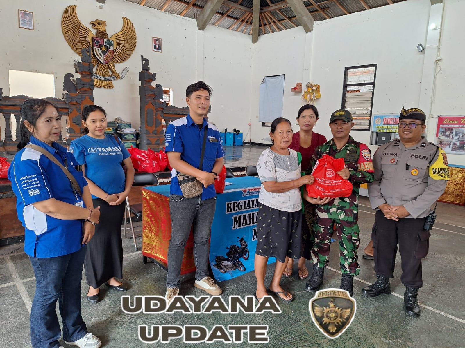 Babinsa Banjar Jawa Dampingi Bhakti Sosial Maha Surya Motor, Warga Kurang Mampu Terima Bantuan Sembako