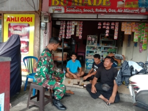 Babinsa Koramil Klungkung Gencar Sosialisasikan Rekrutmen TNI AD Di Wilayah Binaan