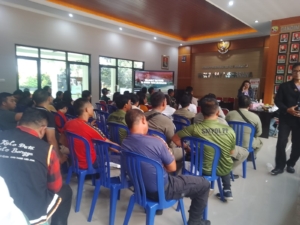 Kodim 1617/Jembrana Gandeng MGI Bali Gelar Pemeriksaan Mata Gratis dan Donasi Kacamata Glaukoma
