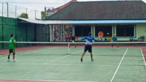 Dandim Klungkung Bersama Pecinta Tenis Lapangan Gelar Olahraga Bersama