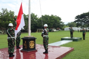 ‎Kasdim Kodim 1607/Sumbawa Bacakan Amanat Panglima TNI Saat Upacara Bendera