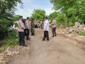 ‎Babinsa Batu Bangka Monitor dan Kawal Kunjungan Gubernur NTB Demi Kelancaran Kegiatan