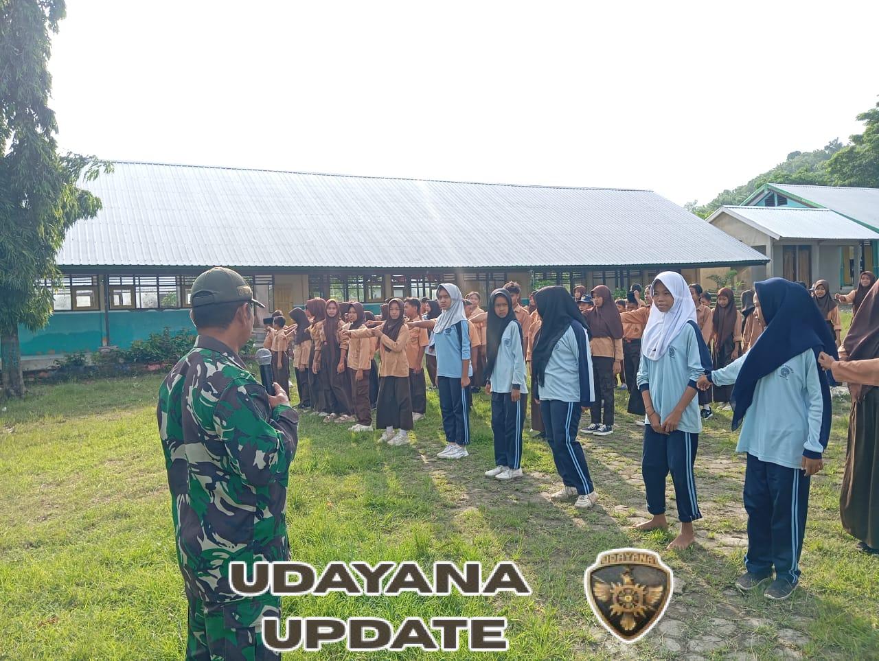 Tanamkan Disiplin dan Nasionalisme, Babinsa Sepayung Jadi Pemateri PBB di SMPN 2 Plampang