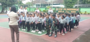 Puluhan Anak TK Negeri Semarapura Kaja Serbu Kodim Klungkung
