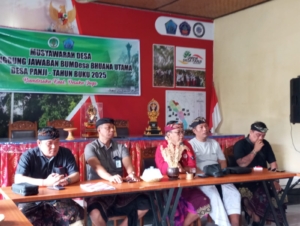 Babinsa Koramil 1609-05/Sukasada Hadiri Rapat Laporan Pengelolaan Hutan Desa Panji