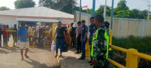 Kehadiran Babinsa di Pelabuhan Pantai Baru Ciptakan Keberangkatan Kapal yang Tertib dan Kondusif