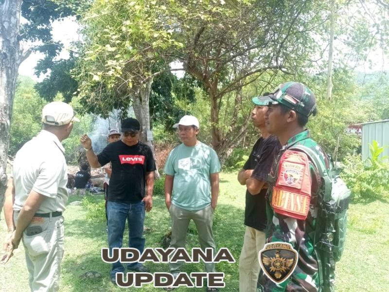 Dihari Tahun Baru 2026 Bupati Sumbawa Barat Kunjungi Pantai Gelampar Di Kawal Babinsa Kertasari.