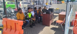 Pengamanan Berlanjut, Babinsa Koramil 1624-01/Larantuka Tetap Siaga di Posko UPP Nataru