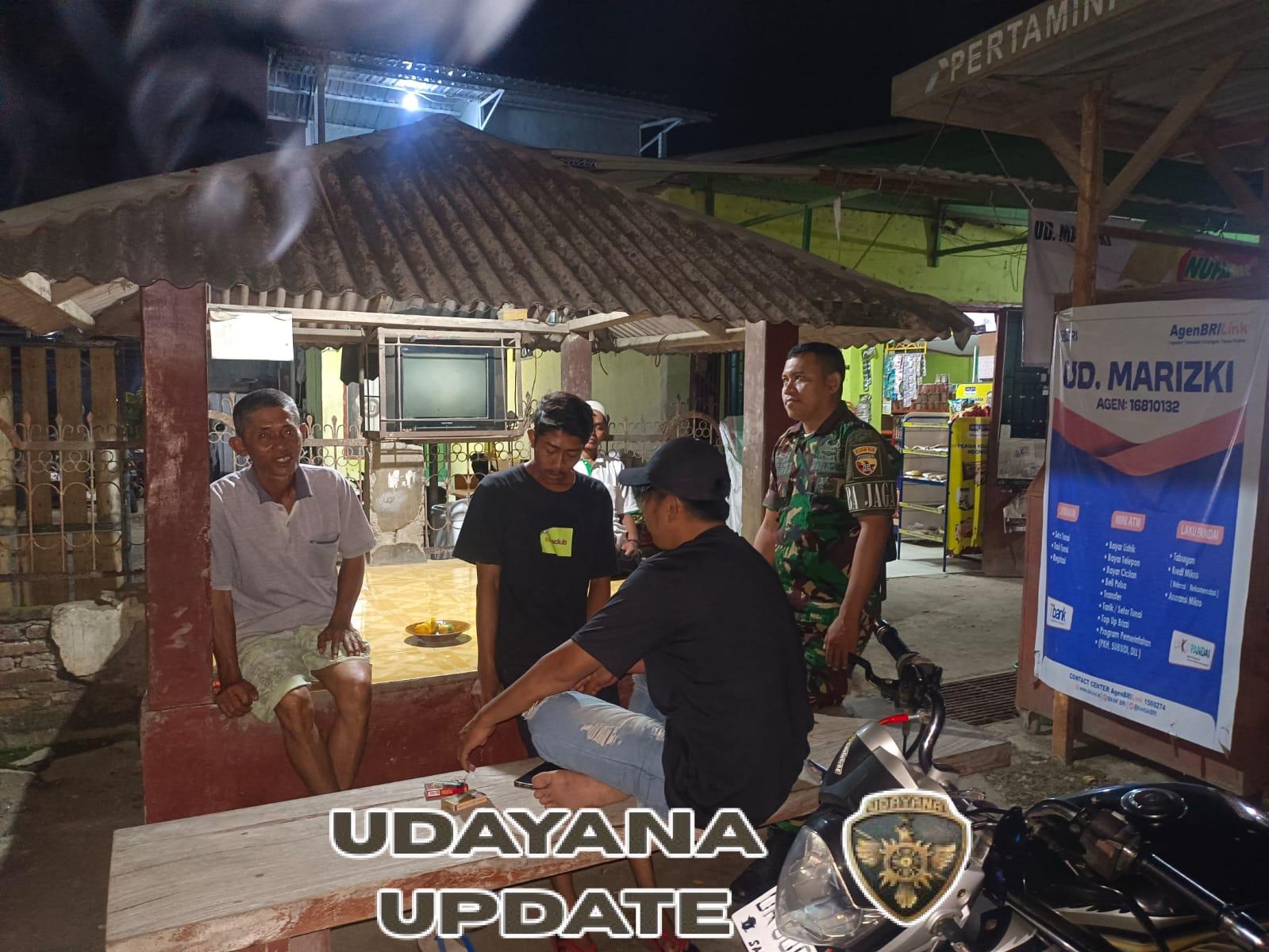 Patroli Wilayah, TNI Ajak Warga Poto Tano Jaga Keamanan Lingkungan