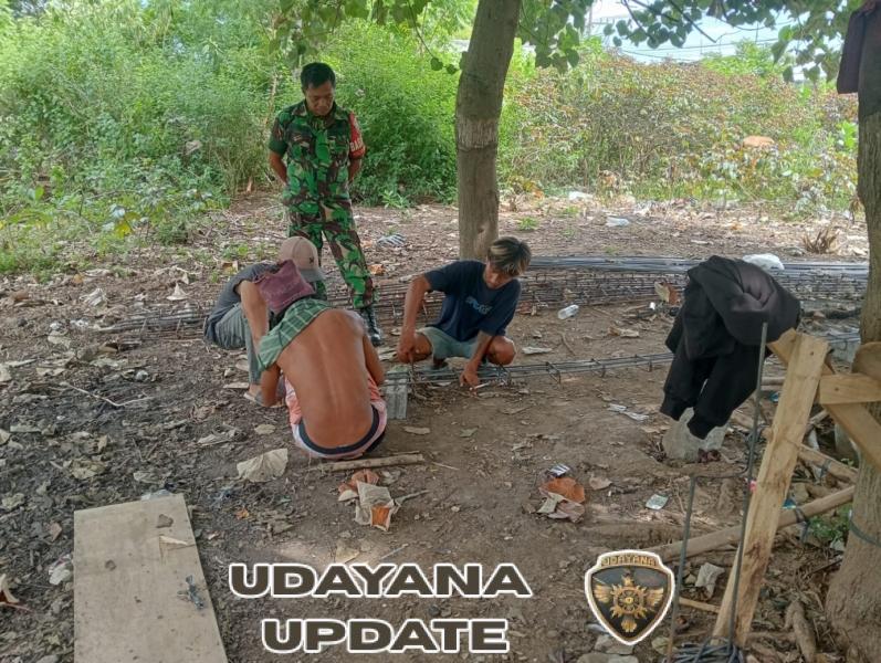 Wujud Kepedulian TNI, Babinsa Kawal Pembangunan KDKMP di Tambak Sari