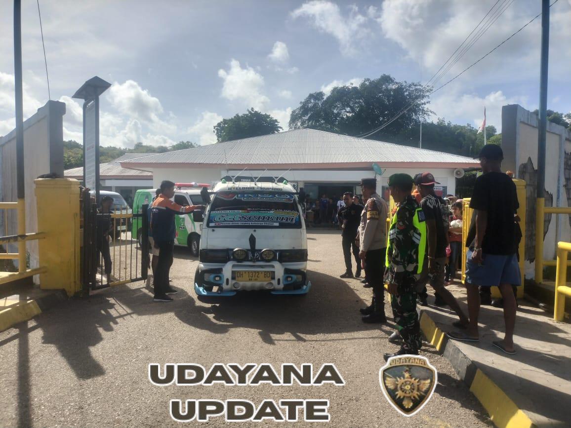 Babinsa Kodim 1627/Rote Ndao Amankan Keberangkatan Kapal Garda Maritim 3 di Pelabuhan Pantai Baru