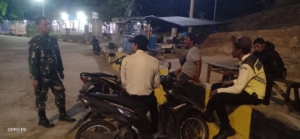 Patroli Piket Koramil 1628-04/Poto Tano Ciptakan Kamtibmas Kondusif