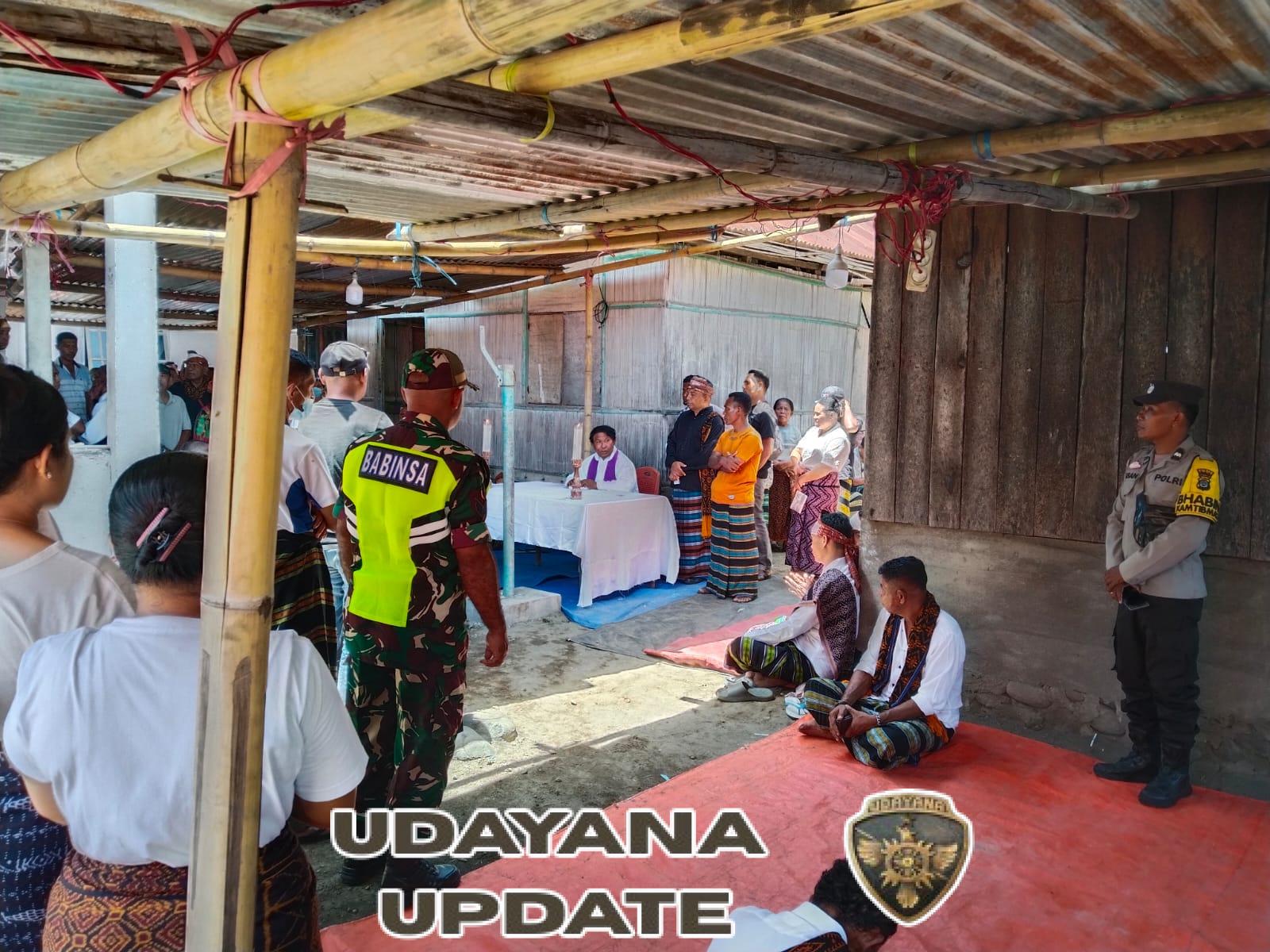 Prosesi Adat di Desa Gheoghoma, Babinsa Dampingi Pemakaman dan Pengukuhan Wake Zaki