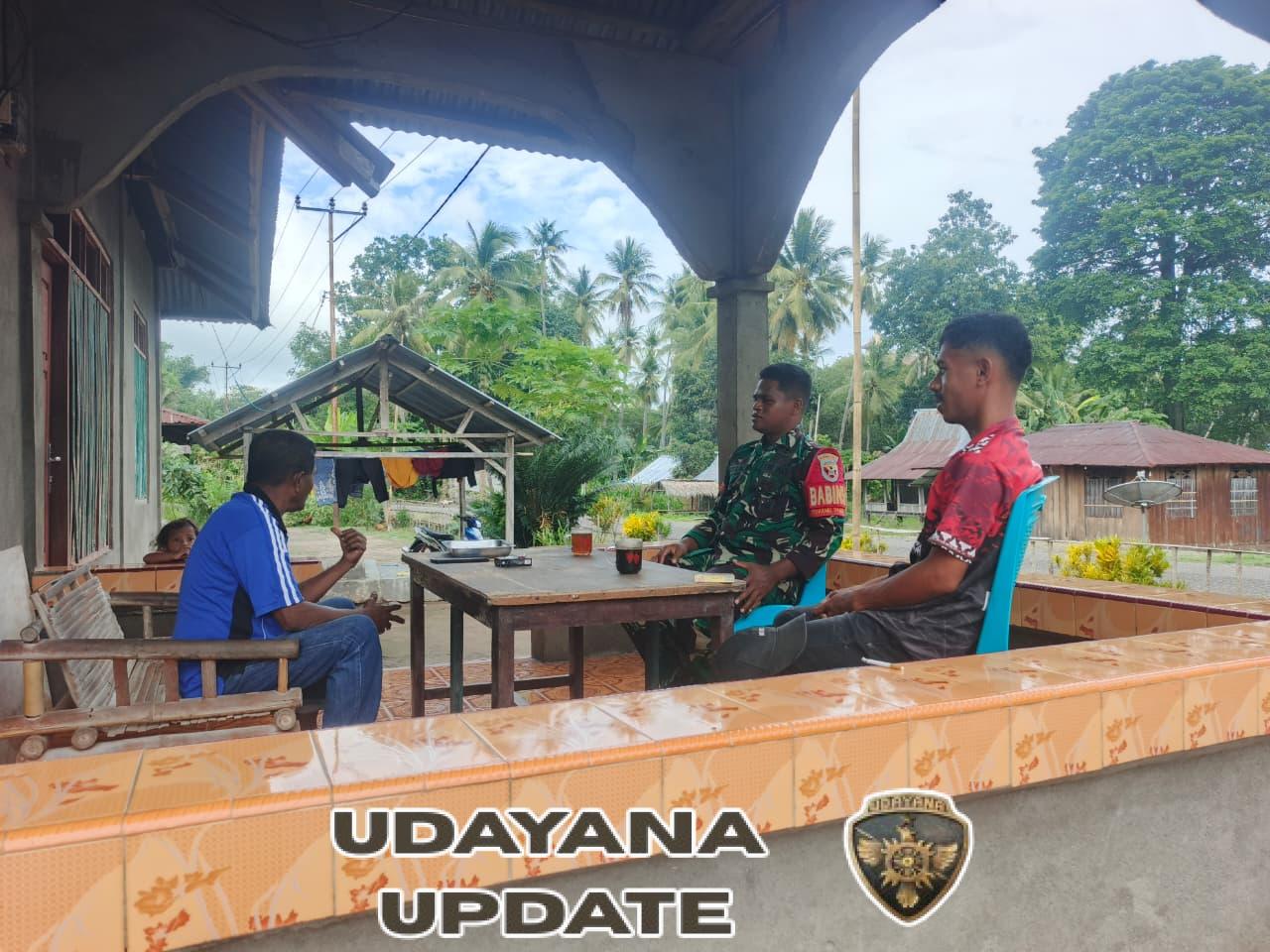 Babinsa Koramil 1602-04/Maurole Laksanakan Pamwil dan Komsos di Desa Detumbewa