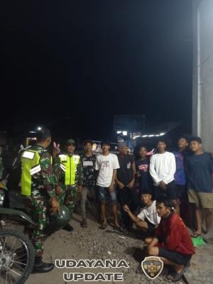 Patroli Rutin Koramil 1630-02/Lembor, TNI Hadir Jaga Keamanan Wilayah