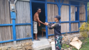 Hangatkan Kebersamaan, Satgas Pamtas Pos Nunura Berbagi Bubur Kacang Ijo