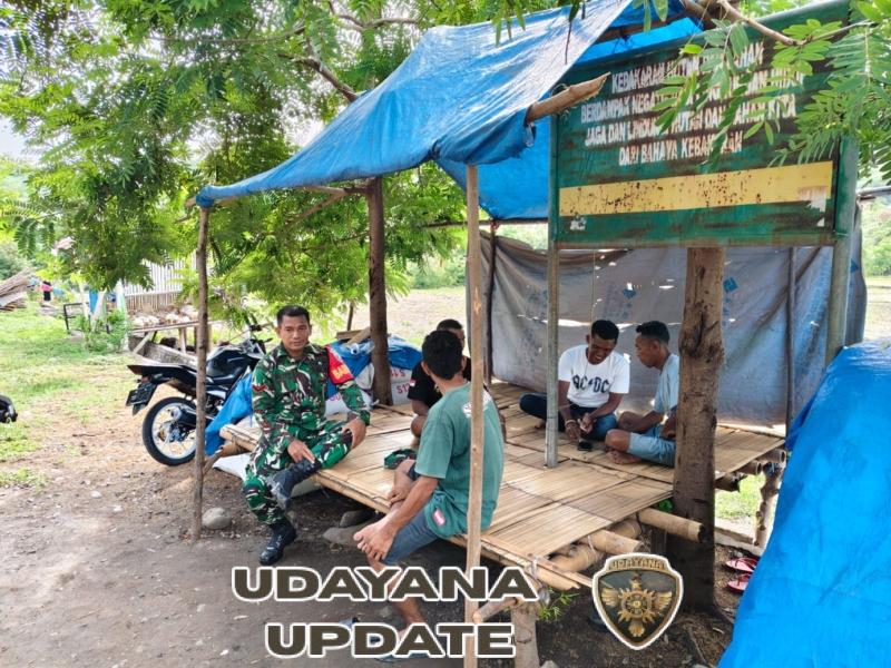 Pamwil dan Komsos, Babinsa Kotabaru Ciptakan Rasa Aman di Desa Tou Timur