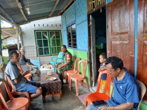 Komsos dan Pamwil, Serka Hilarius Lela Ciptakan Desa Tenda Aman dan Nyaman