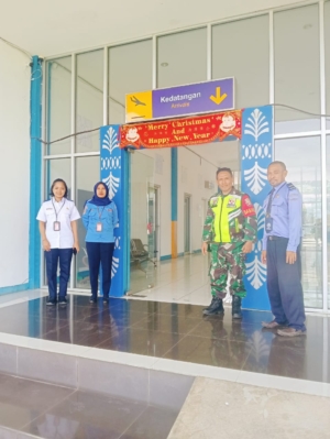 TNI AD Hadir di Bandara Gewayantana, Penerbangan Wings Air Berjalan Aman