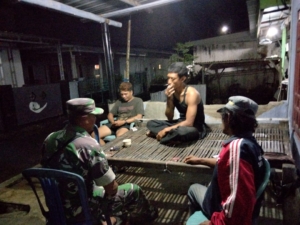 Serka Sulhan Pimpin Patroli Piket Koramil Sekongkang, Situasi Wilayah Aman