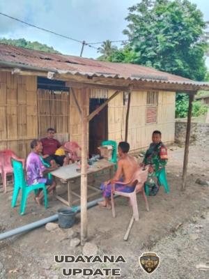 Jaga Keamanan Desa, Babinsa Kotabaru Turun Langsung Berkomunikasi dengan Warga