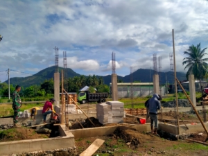 Wujud Kepedulian TNI, Babinsa Meraran Bantu Pembuatan KK Warga Binaan