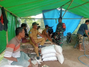 Sertu Ismail Laksanakan Patroli dan Komsos di Desa Beru