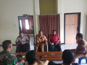 Jaga Kondusivitas Wilayah, Babinsa Hadiri Mediasi Kasus Hewan Ternak Mati di Brang Ene