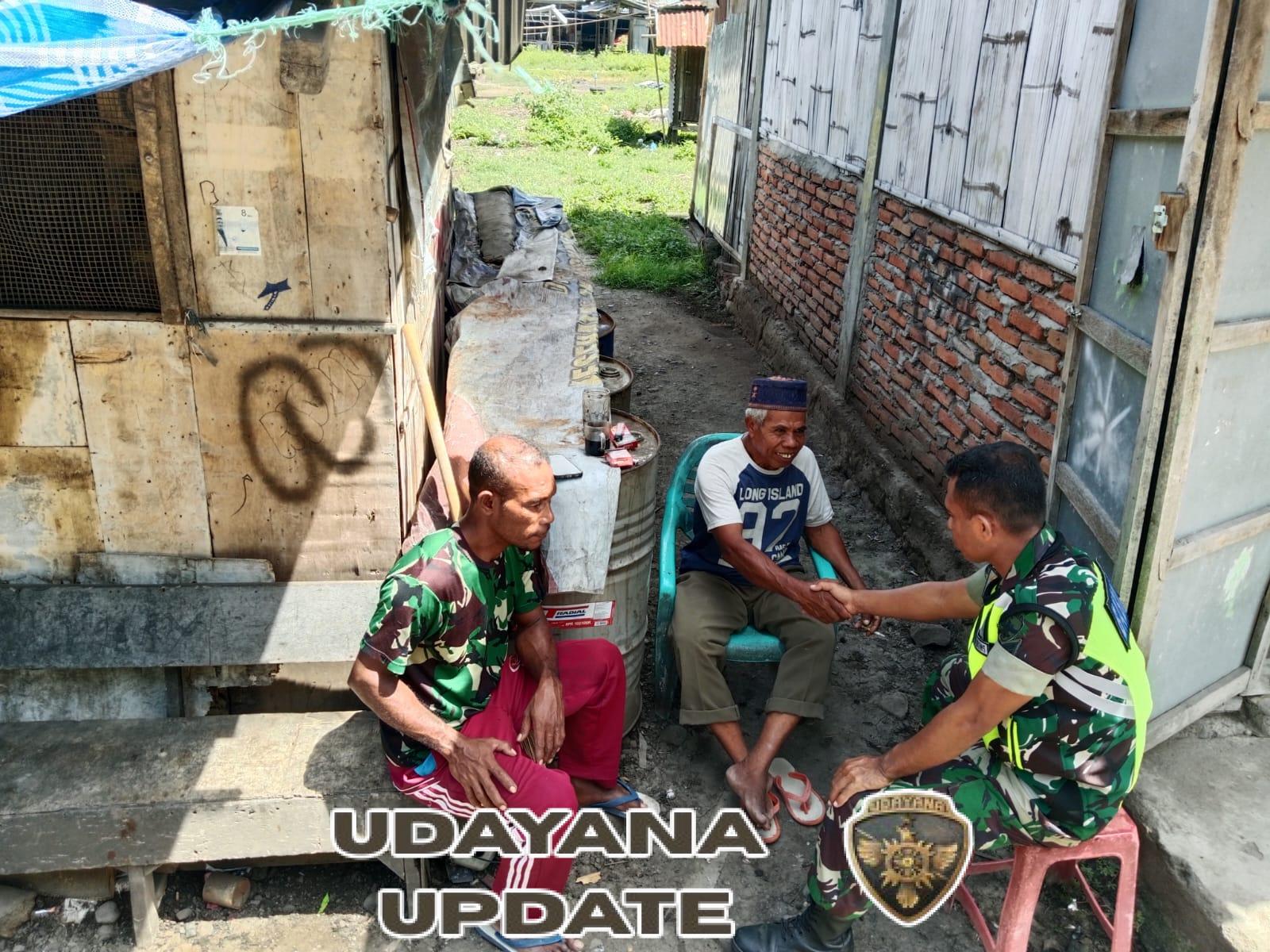 Babinsa Koramil Aesesa Monitoring Wilayah dan Komsos di Desa Nggolombay