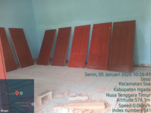 Babinsa Koramil Bajawa Pantau Revitalisasi SKM St. Yosep Soa Capai 85 Persen