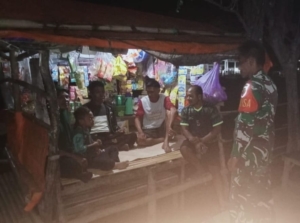 Patroli Siskamling Awasi Pemukiman dan Tempat Nongkrong Anak Muda