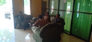 Babinsa Poto Tano Perkuat Kamtibmas Lewat Monitoring Wilayah dan Komsos