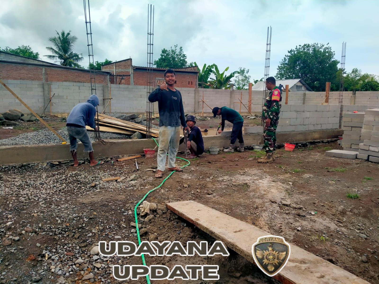 Babinsa Dasan Anyar Awasi Pembangunan Koperasi Merah Putih