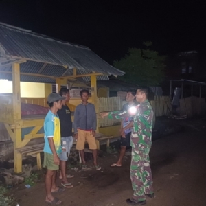 Patroli Siskamling Fokus Amankan Desa Nisa, Tenga, dan Samili di Kecamatan Woha