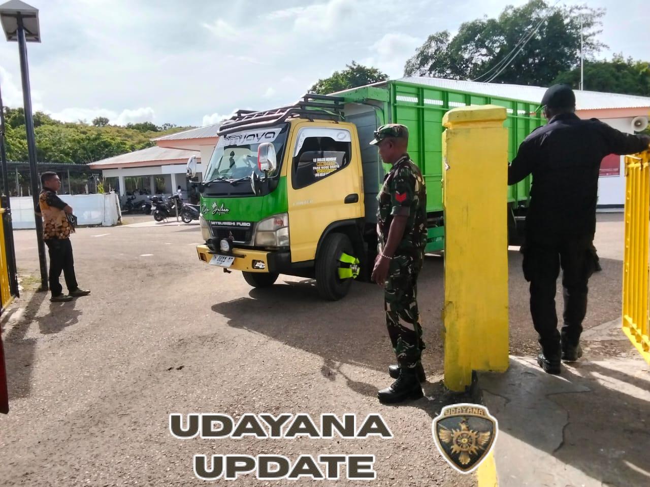 Babinsa Amankan Keberangkatan Kapal Garda Maritim 3 di Pelabuhan Pantai Baru