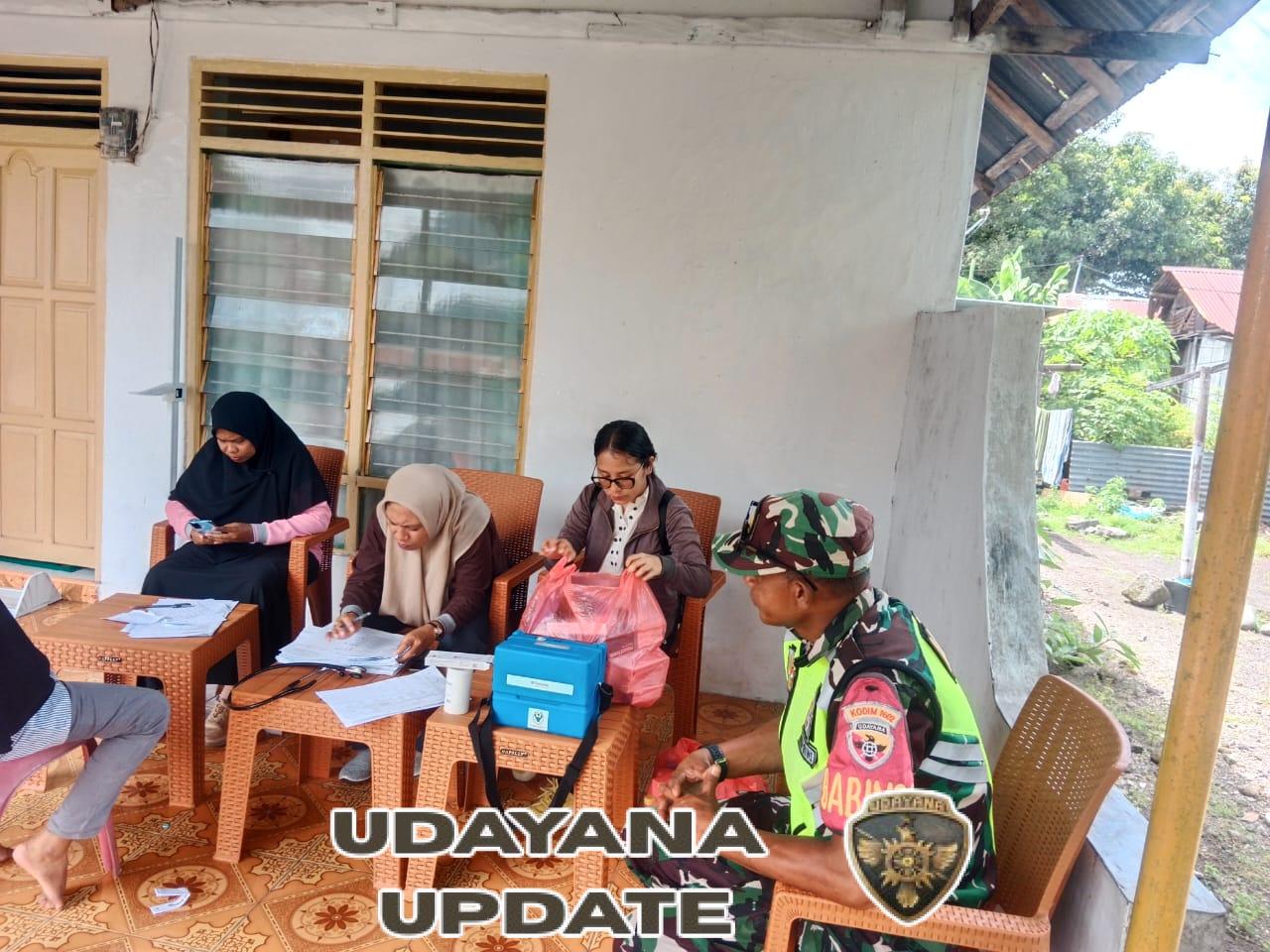 TNI Hadir di Tengah Warga, Babinsa Ende Monitoring Posyandu untuk Kesehatan Masyarakat