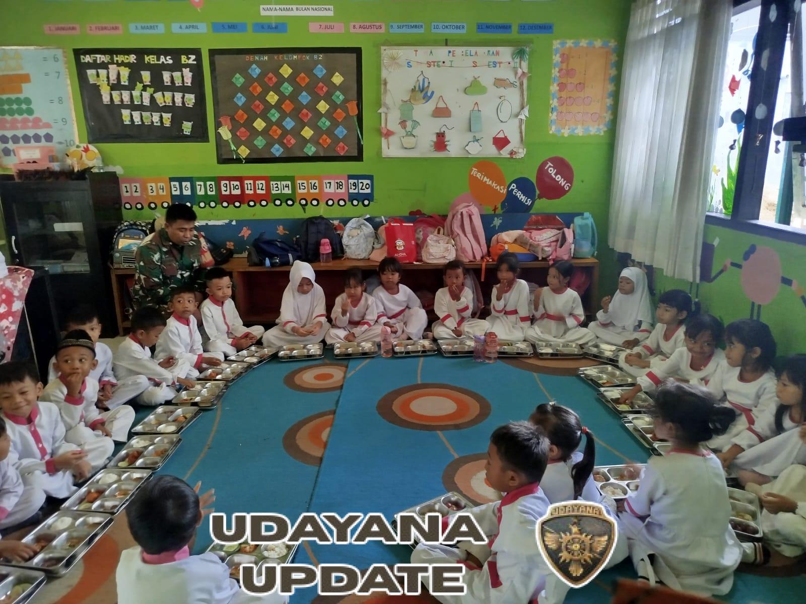 Babinsa Koramil 1628-01/Taliwang Dampingi Program Makan Bergizi Gratis di TK Mulya Menala