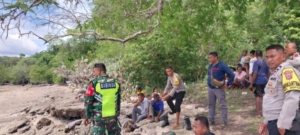 Babinsa Koramil Larantuka Bersinergi dalam Operasi Pencarian Nelayan di Kawalelo