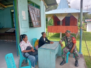 Babinsa Koramil 1602-03 Perkuat Kamtibmas dan Gotong Royong di Desa Tanali