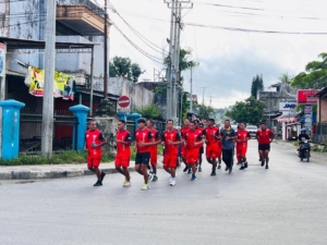 Jaga Kebugaran Tubuh, Anggota Kodim 1613/Sumba Barat Laksanakan Olahraga Bersama