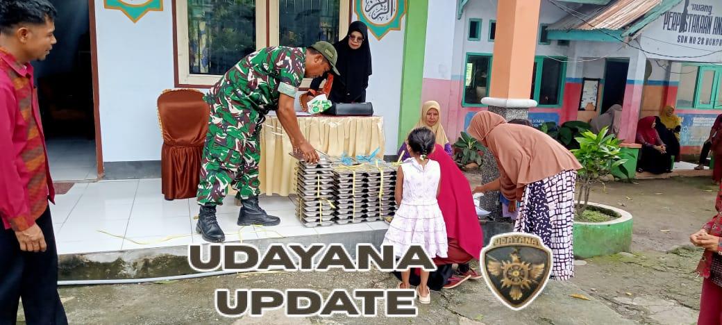 Babinsa Pantau Penyaluran Logistik MBG di SDN 28 Dompu