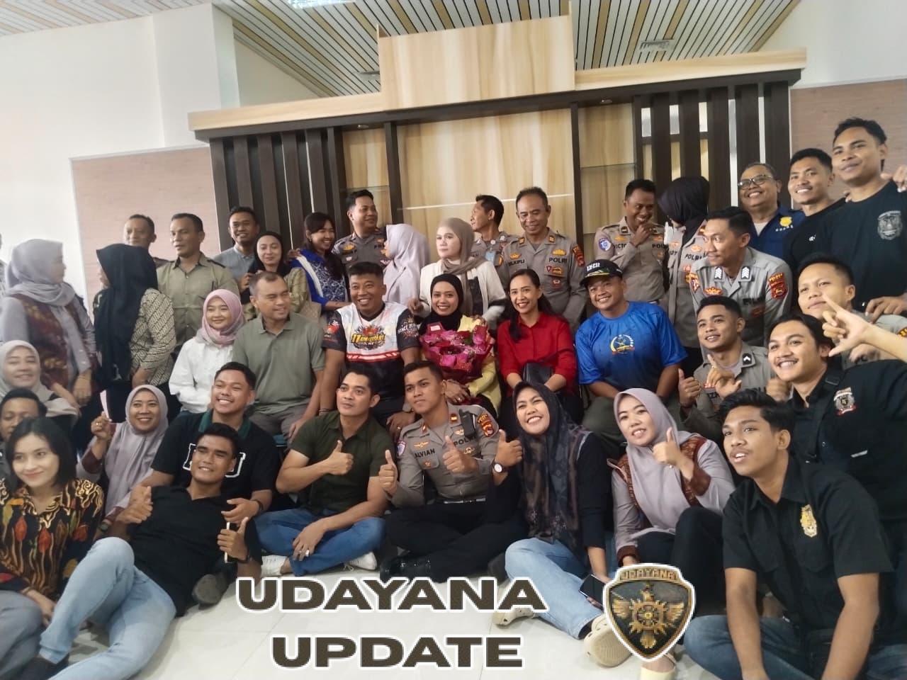 Sinergi TNI-Polri Terlihat saat Pengantaran Pejabat Kapolres Bima ke Bandara