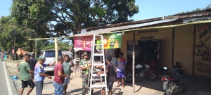 TNI AD Pererat Hubungan dengan Masyarakat melalui Komsos dan Pembangunan Rumah di Liabake