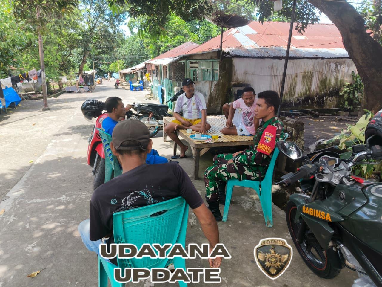 Babinsa Koramil 1602-02/Wolowaru Gelar Komsos dan Pamwil di Desa Fatamari