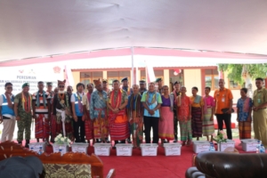 Kodim Kupang Bagikan Sembako Warga Oepoli Perbatasan